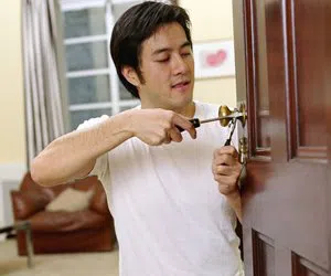 General Locksmith Store Dearborn Heights, MI 313-887-8784 - changing-locks